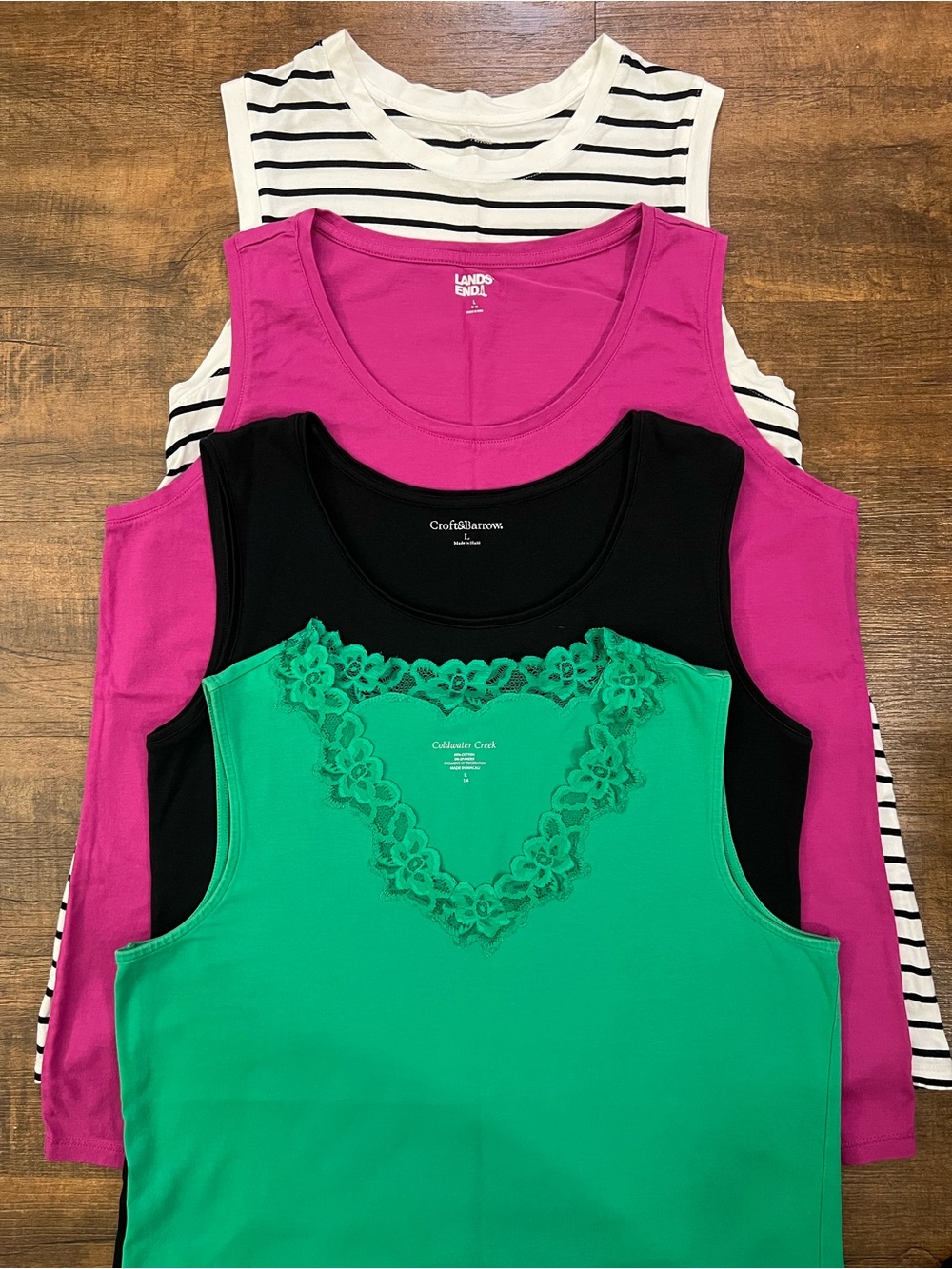 WOMEN’S 4 SLEEVELESS TANK TOPS BUNDLE (Large, Like New)